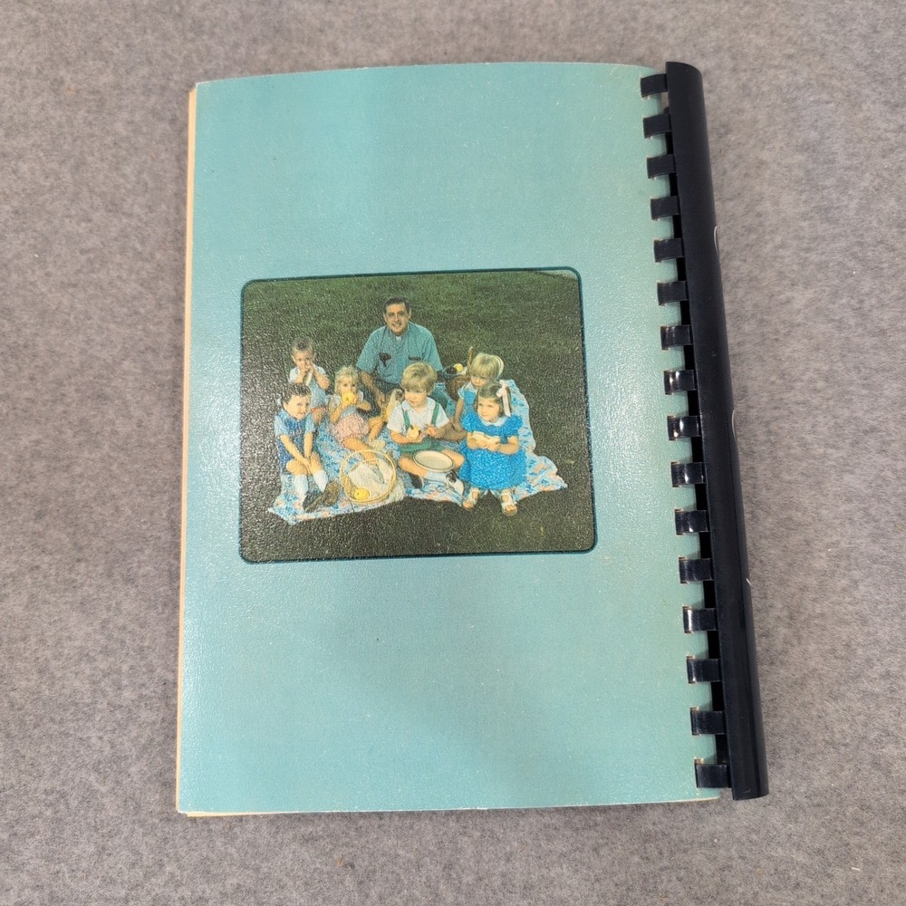 Feast and Fellowship St. Philip Cathedral Atlanta Cookbook 1985 Wimmer Books - Picture 4 of 4